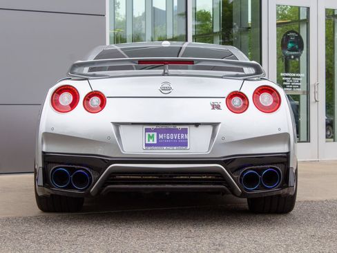 Used 2020 Nissan GT-R Premium w/ Premium Interior Package AWD/4WD image 9