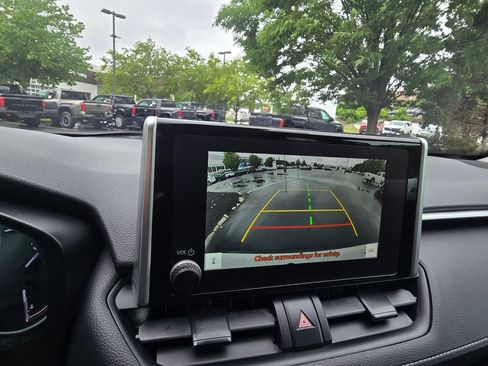 Used 2023 Toyota RAV4 LE AWD/4WD image 25