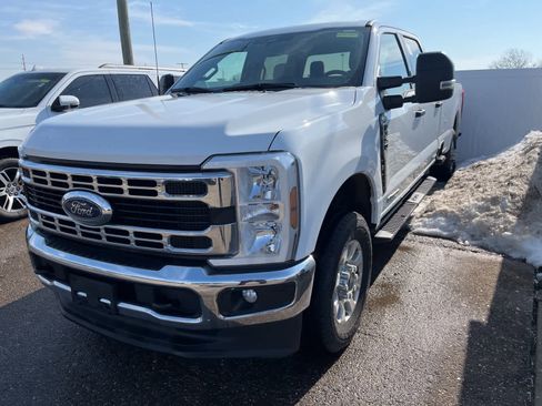 Used 2024 Ford F350 XLT image 4