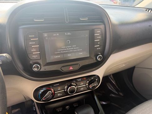 Used 2021 Kia Soul S FWD image 33