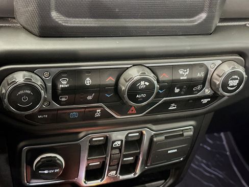 Used 2023 Jeep Wrangler Unlimited w/ Cold Weather Group image 23