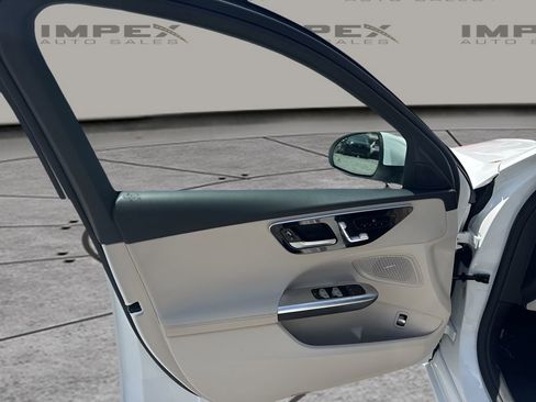 Used 2025 Mercedes-Benz C 300 Sedan image 22