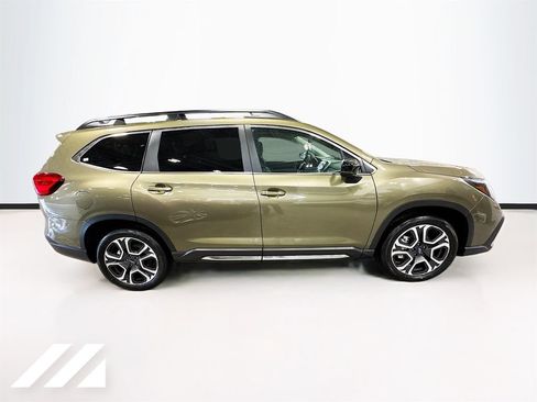 New 2026 Subaru Ascent Limited image 4