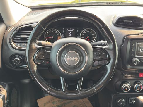 Used 2017 Jeep Renegade Altitude AWD/4WD image 27