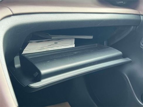 Used 2023 Toyota Crown Limited image 31