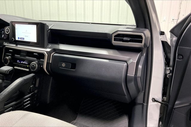Certified 2025 Toyota 4Runner SR5 AWD/4WD image 17