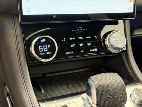Used 2023 Jaguar F-PACE SVR AWD/4WD image 18