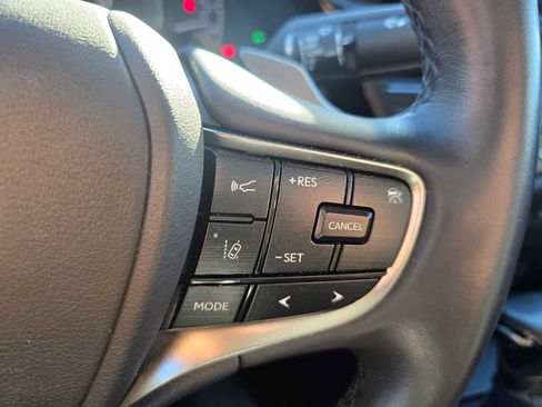 Used 2024 Lexus ES 300h w/ Premium Package image 31