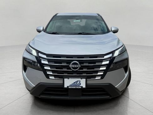 Used 2025 Nissan Rogue SV AWD/4WD image 4