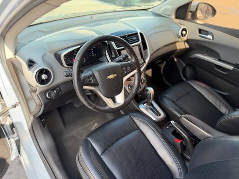 Used 2018 Chevrolet Sonic Premier FWD image 23