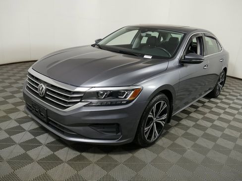 Used 2020 Volkswagen Passat 2.0T SEL image 7