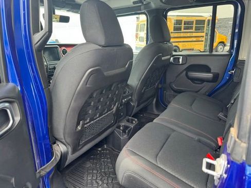 Used 2018 Jeep Wrangler Unlimited Rubicon AWD/4WD image 6