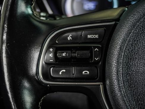 Used 2022 Kia Niro EX w/ Cold Weather Package FWD image 32