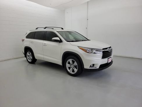 Used 2015 Toyota Highlander Limited FWD image 4