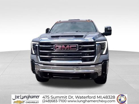 Used 2024 GMC Sierra 2500 SLT w/ SLT Premium Package AWD/4WD image 3