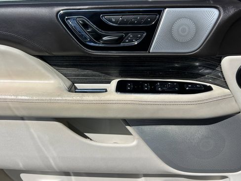 Used 2021 Lincoln Navigator L Black Label AWD/4WD image 11