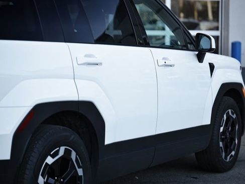 Used 2024 Hyundai Santa Fe SE image 8