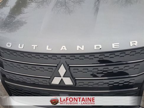 Used 2023 Mitsubishi Outlander SEL 40th Anniversary image 9