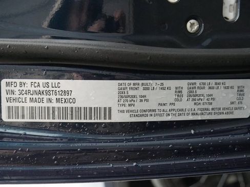 Used 2025 Jeep Wagoneer S Launch Edition image 31