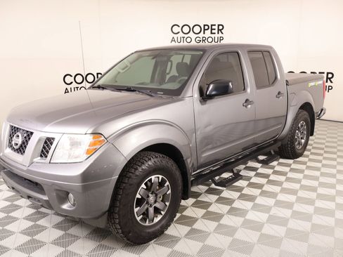 Used 2019 Nissan Frontier Desert Runner RWD image 9