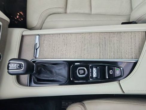 Used 2021 Volvo XC90 T6 Inscription w/ Climate Package image 56