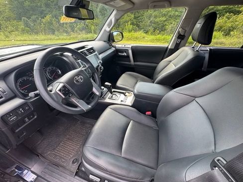 Used 2024 Toyota 4Runner TRD Sport AWD/4WD image 15