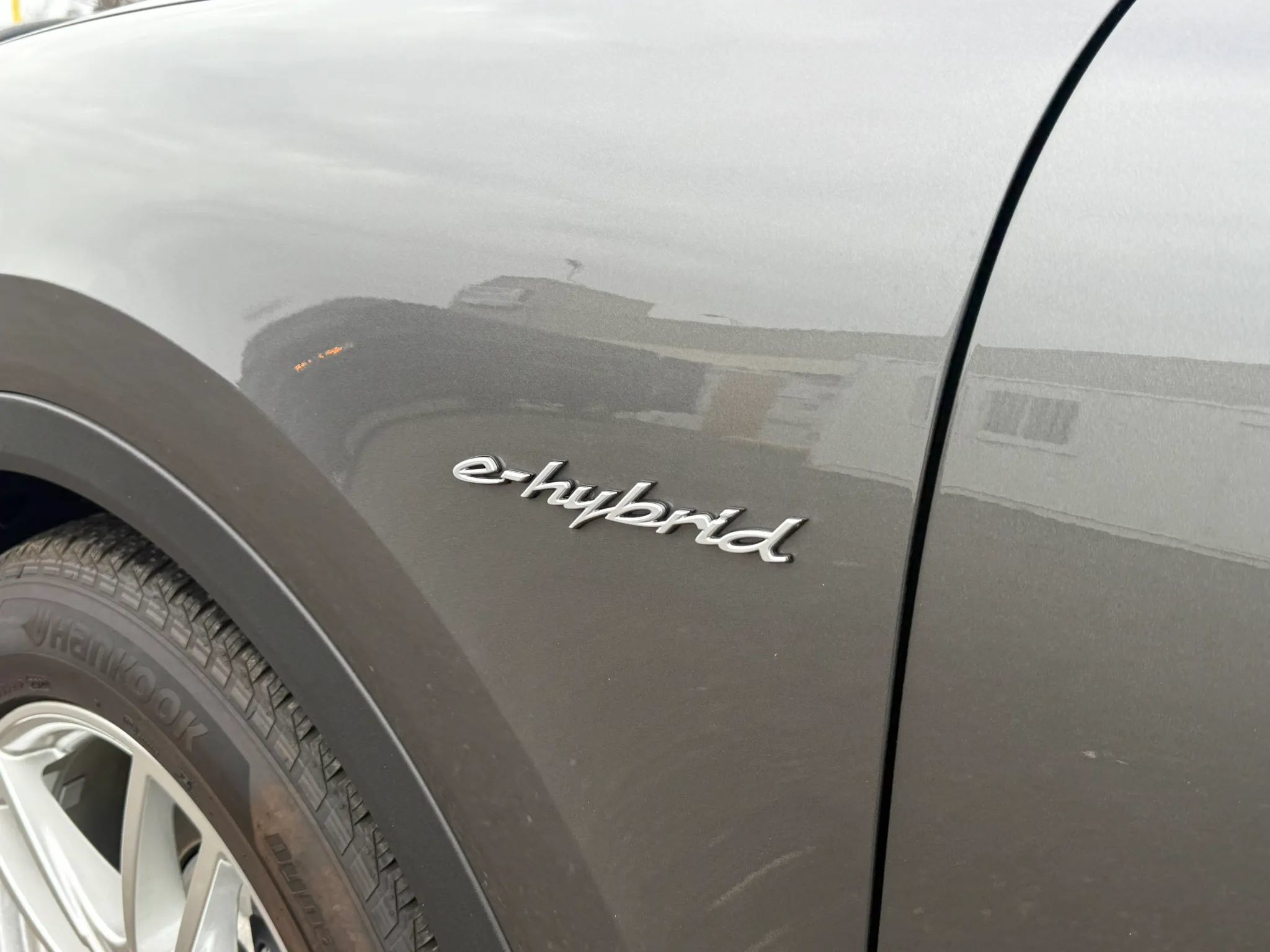 Used 2025 Porsche Cayenne E-Hybrid w/ Premium Package Plus AWD/4WD image 8