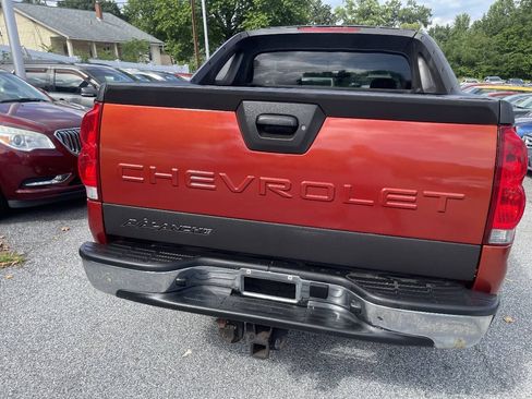 Used 2003 Chevrolet Avalanche 4x4 w/ Suspension Package, Off-Road image 7