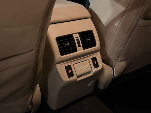 Used 2018 Subaru Outback 2.5i Limited image 16