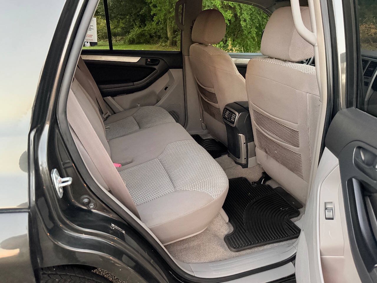 Used 2007 Toyota 4Runner SR5 AWD/4WD image 15