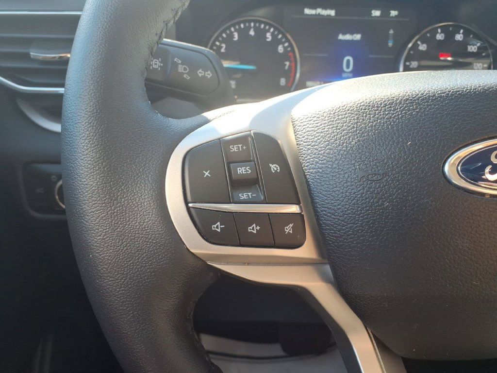 Certified 2024 Ford Explorer XLT w/ Equipment Group 202A AWD/4WD image 18