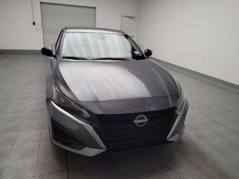 Used 2025 Nissan Altima 2.5 SV FWD image 14