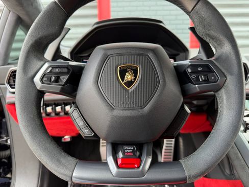 Used 2015 Lamborghini Huracan LP 610-4 AWD/4WD image 29