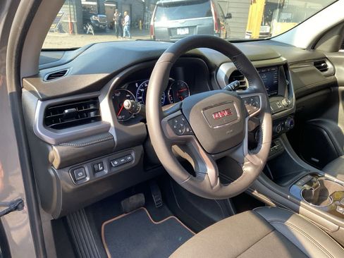Used 2021 GMC Acadia AT4 w/ Technology Package AWD/4WD image 2