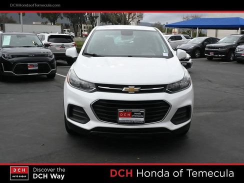 Used 2020 Chevrolet Trax LS image 2