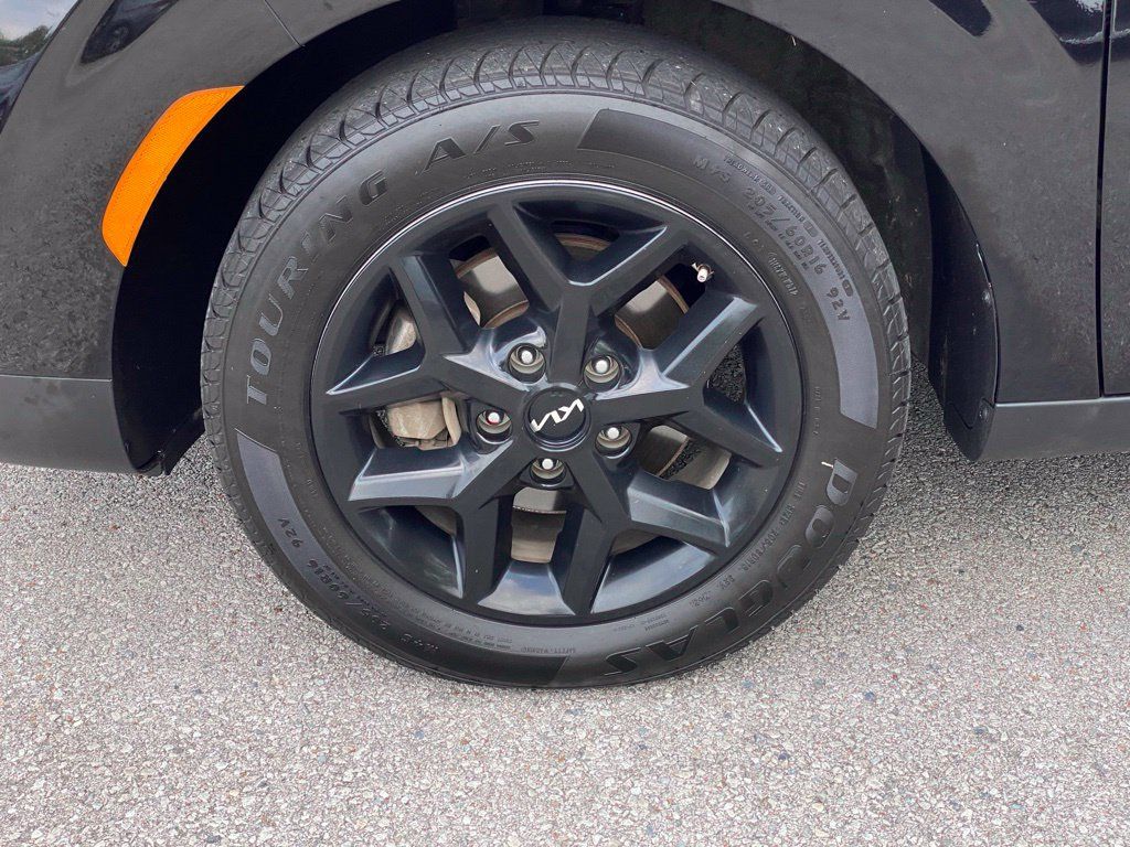 Used 2022 Kia Soul LX w/ Technology Package FWD image 9