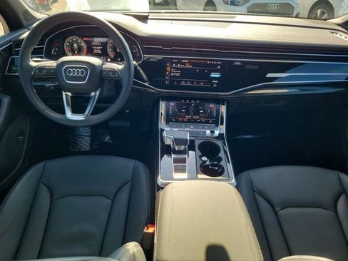 Certified 2025 Audi Q7 2.0T Premium w/ Convenience Plus Package image 2