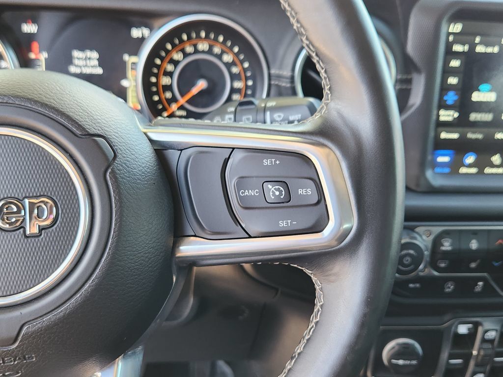 Used 2020 Jeep Wrangler Unlimited Sahara AWD/4WD image 18