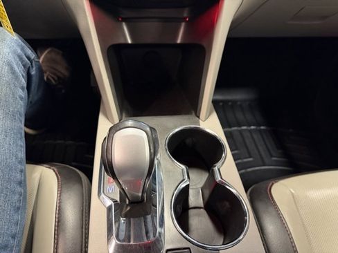 Used 2011 GMC Terrain SLT image 29