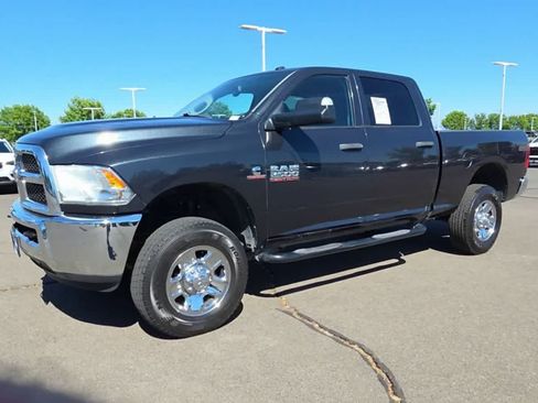 Used 2018 RAM 2500 Tradesman w/ Chrome Appearance Group AWD/4WD image 4