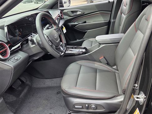 New 2026 Chevrolet Trax RS w/ Sunroof Package image 5