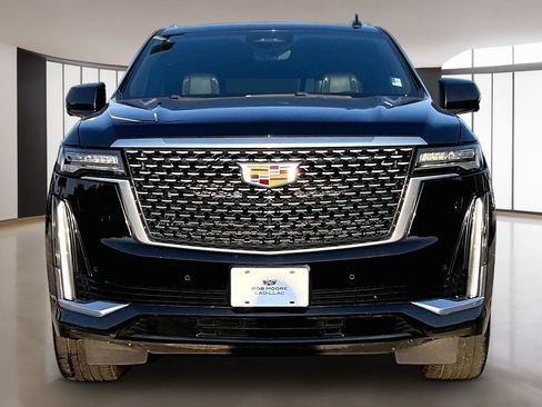 Used 2023 Cadillac Escalade Premium Luxury RWD image 3