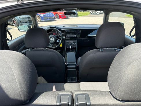 Used 2014 Volkswagen Beetle 1.8T FWD image 15