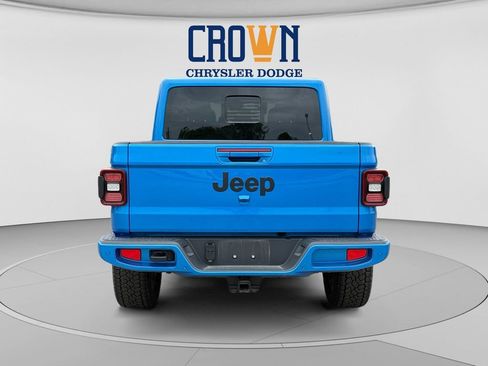 Used 2022 Jeep Gladiator Overland AWD/4WD image 4