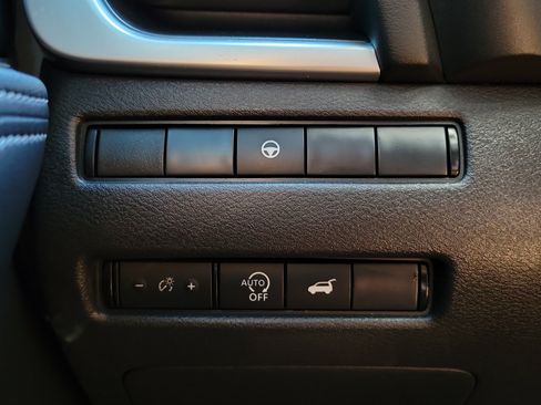 Certified 2024 Nissan Rogue SV FWD image 29