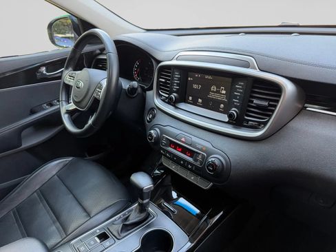Used 2020 Kia Sorento EX FWD image 35