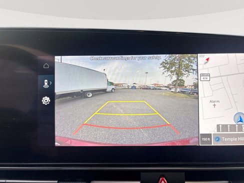 Used 2025 Hyundai Elantra SEL FWD image 25
