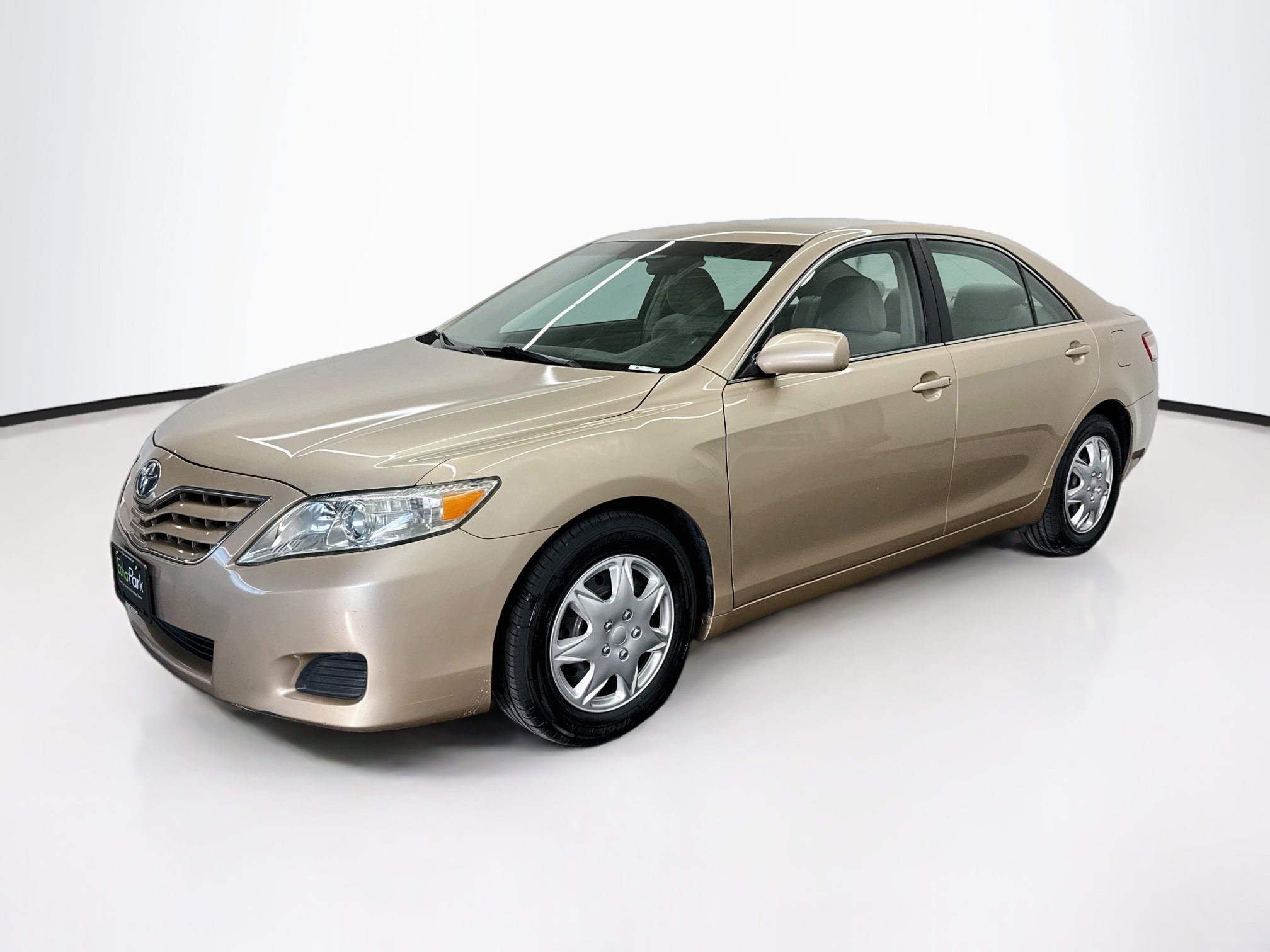 Used 2011 Toyota Camry LE FWD image 3