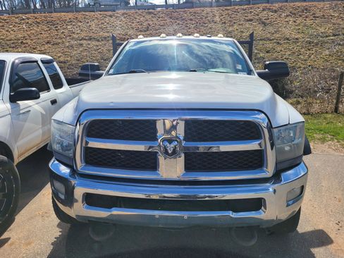Used 2014 RAM 5500 Tradesman w/ Chrome Appearance Group image 2