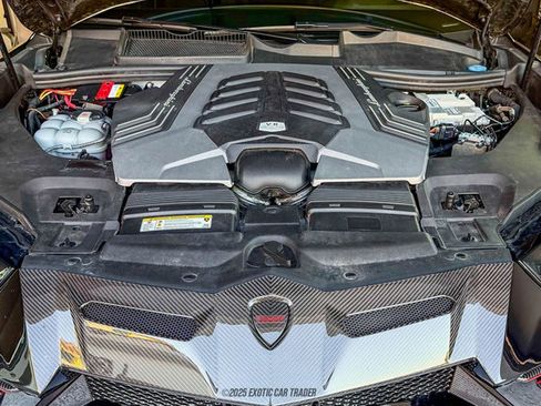 Used 2021 Lamborghini Urus image 18